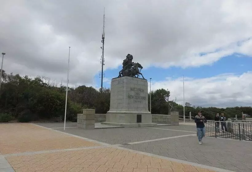 Albany Motel & Apartments