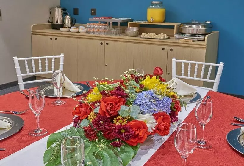 City Express By Marriott Suites Toluca