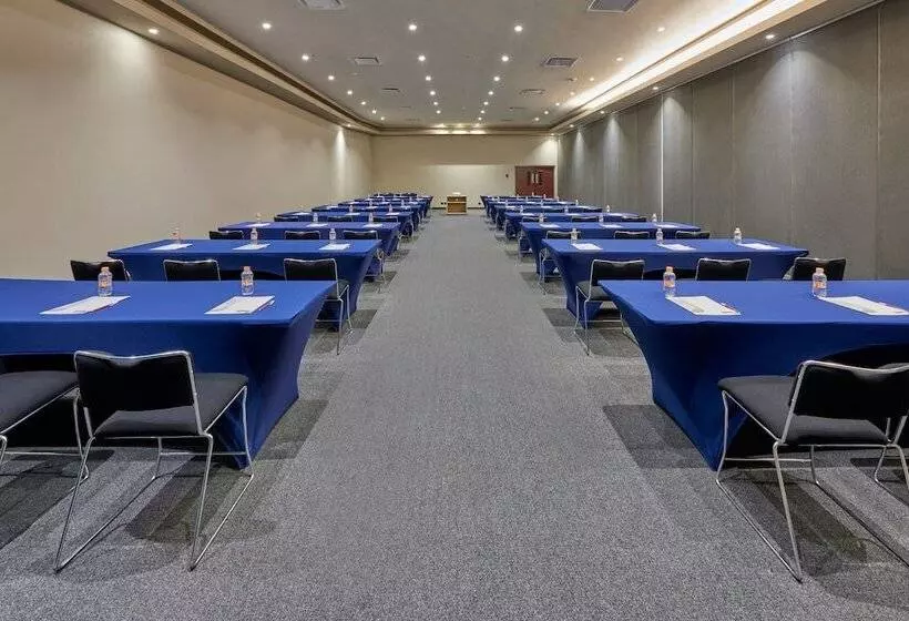 City Express By Marriott Suites Toluca