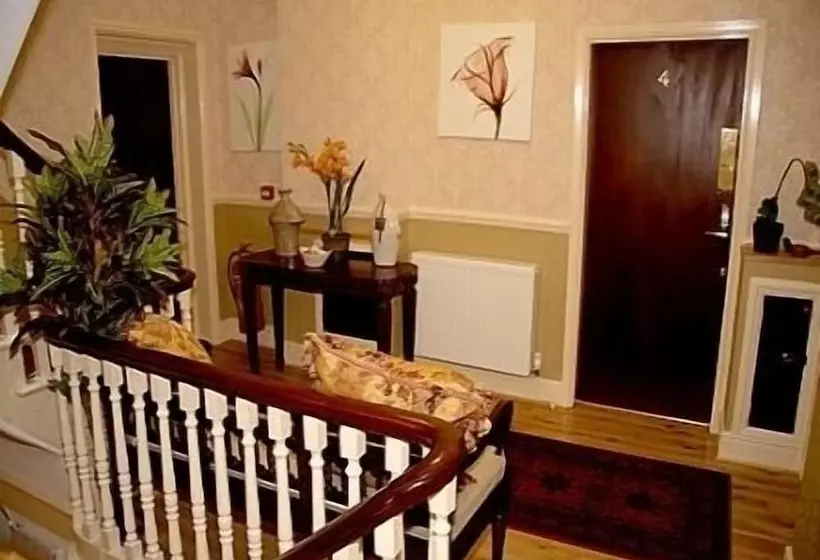 هتل Beech Mount Grove Suites