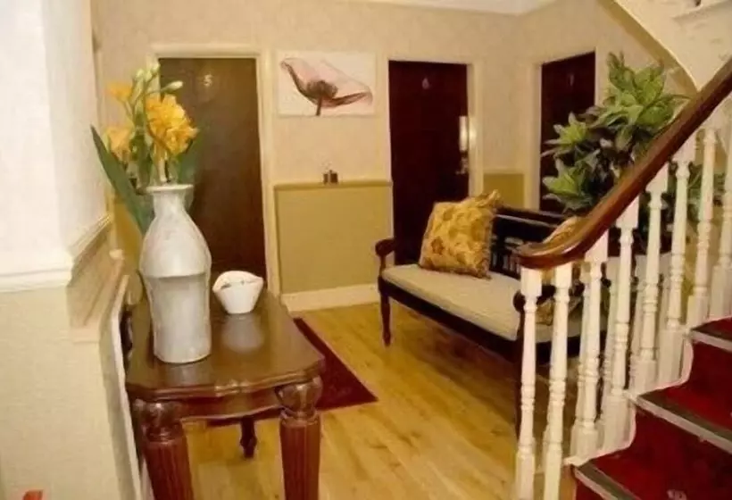 هتل Beech Mount Grove Suites