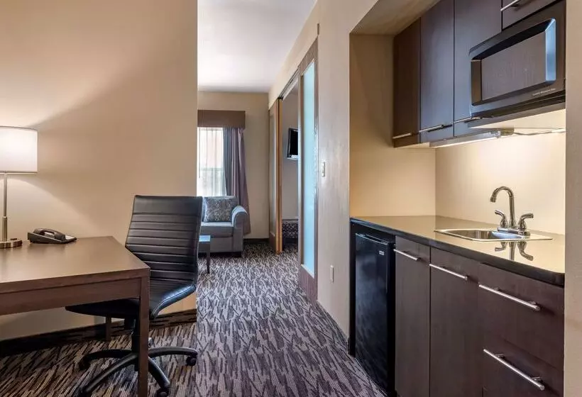 Best Western Plus Bridgewater Hotel & Convention Centre