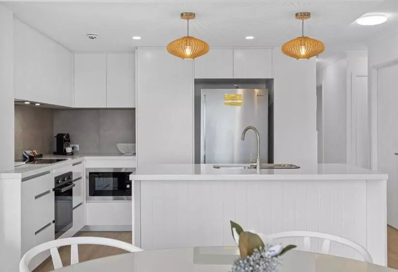 Hotel Ultiqa Burleigh Mediterranean Resort