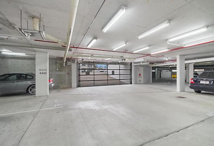 בית מלון כפרי Ultiqa Burleigh Mediterranean Resort