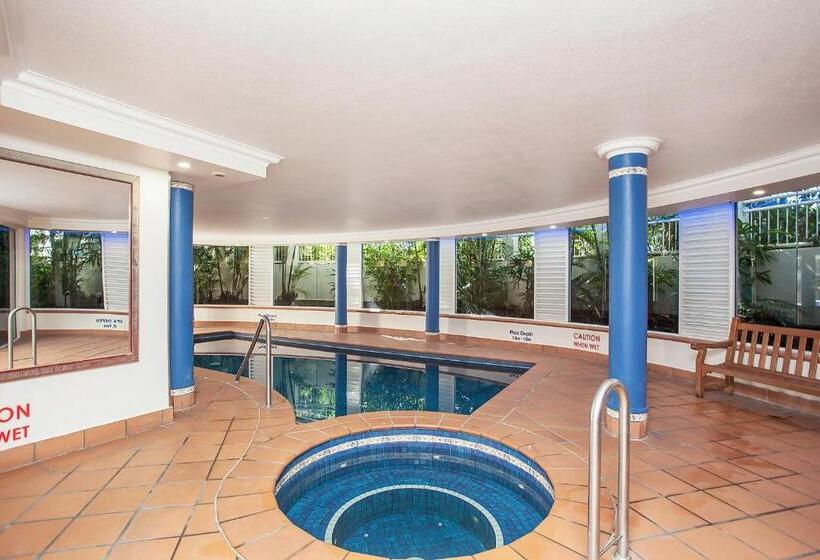 בית מלון כפרי Ultiqa Burleigh Mediterranean Resort