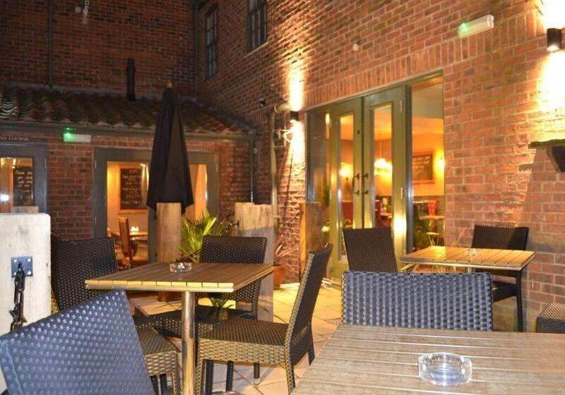 Отель Duke William