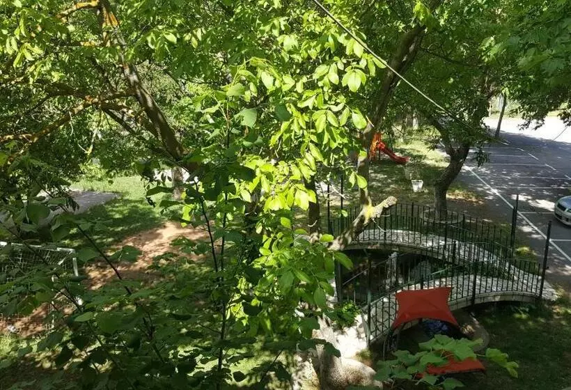 Отель Hani Zemenou