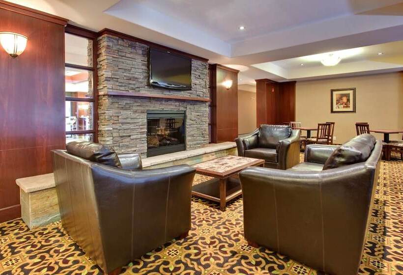 Отель Holiday Inn Express & Suites Whitecourt, An Ihg