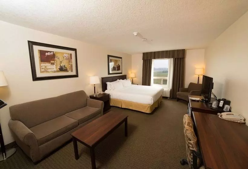 Отель Holiday Inn Express & Suites Whitecourt, An Ihg