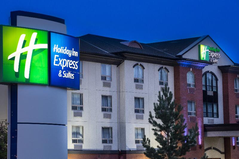 Отель Holiday Inn Express & Suites Whitecourt, An Ihg