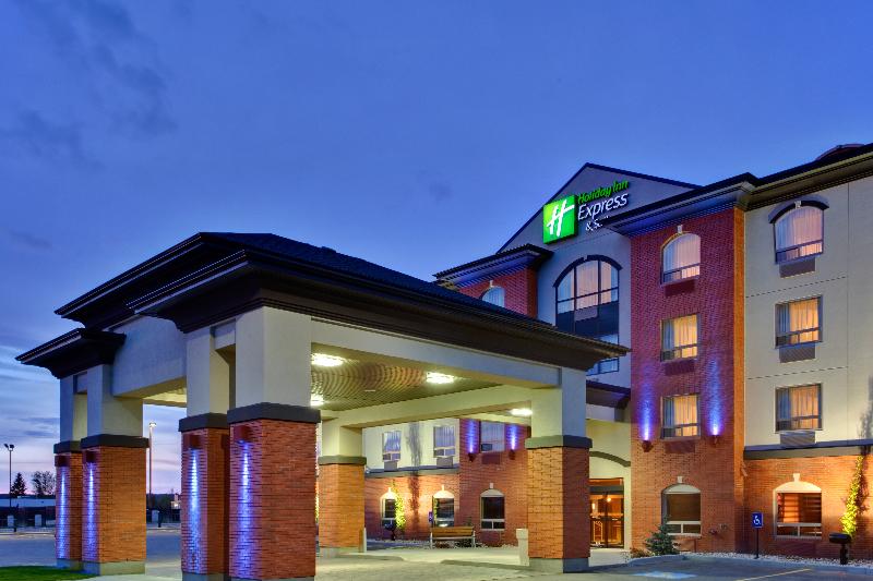 Отель Holiday Inn Express & Suites Whitecourt, An Ihg