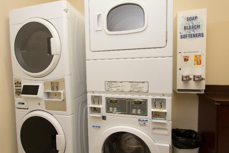 Отель Holiday Inn Express & Suites Whitecourt, An Ihg