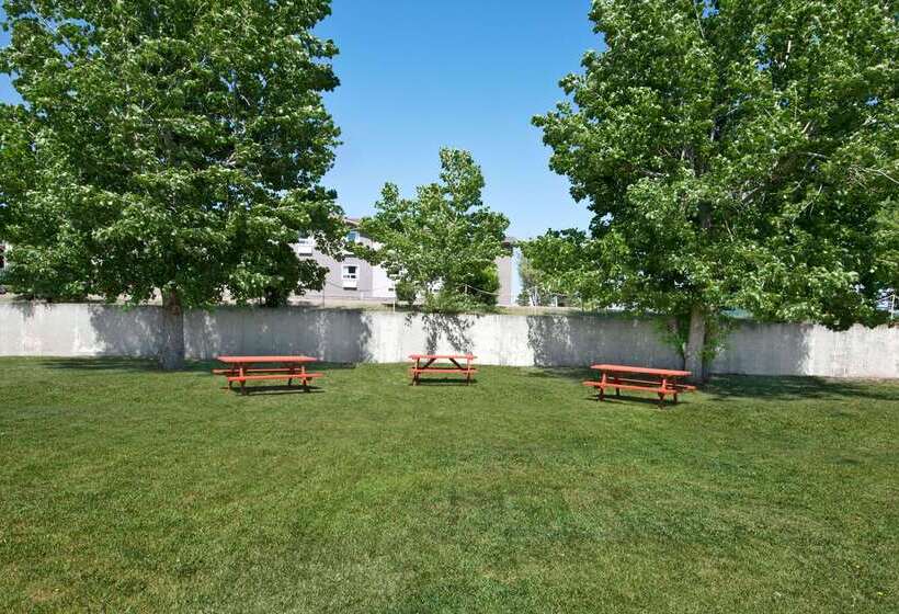 Szálloda Howard Johnson By Wyndham Red Deer