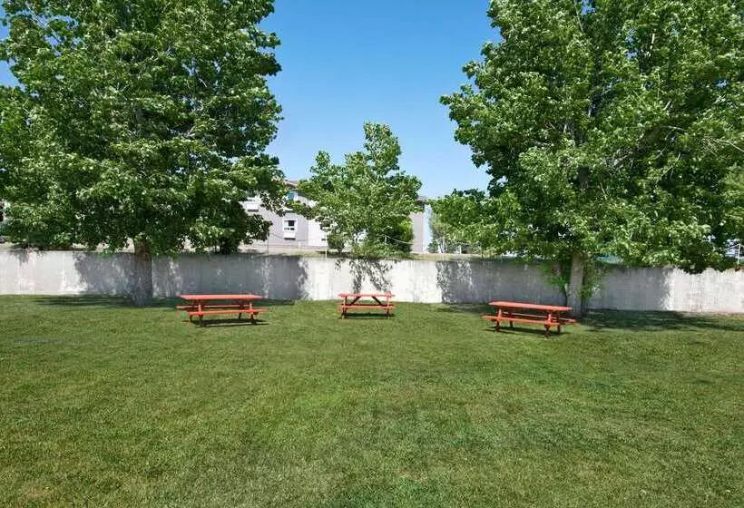 Szálloda Howard Johnson By Wyndham Red Deer