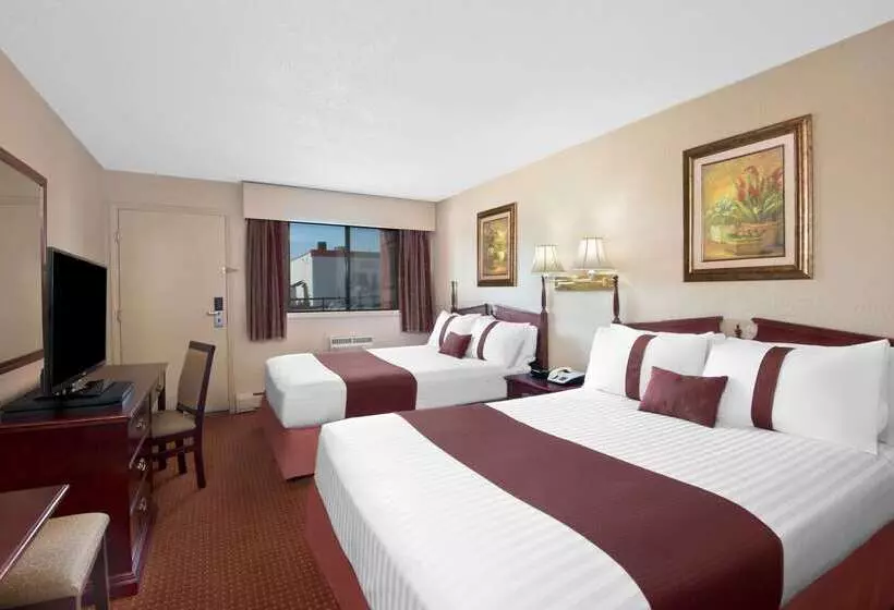 Szálloda Howard Johnson By Wyndham Red Deer