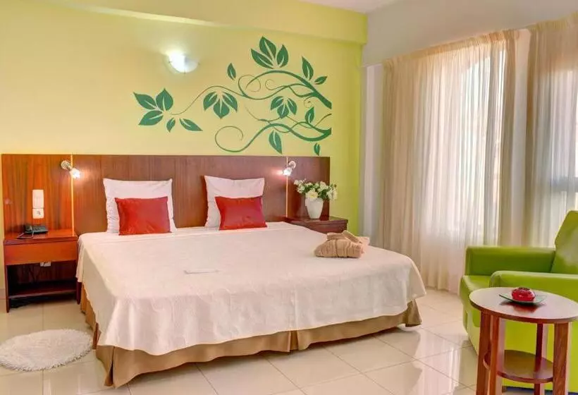 هتل Livvo Don Paco