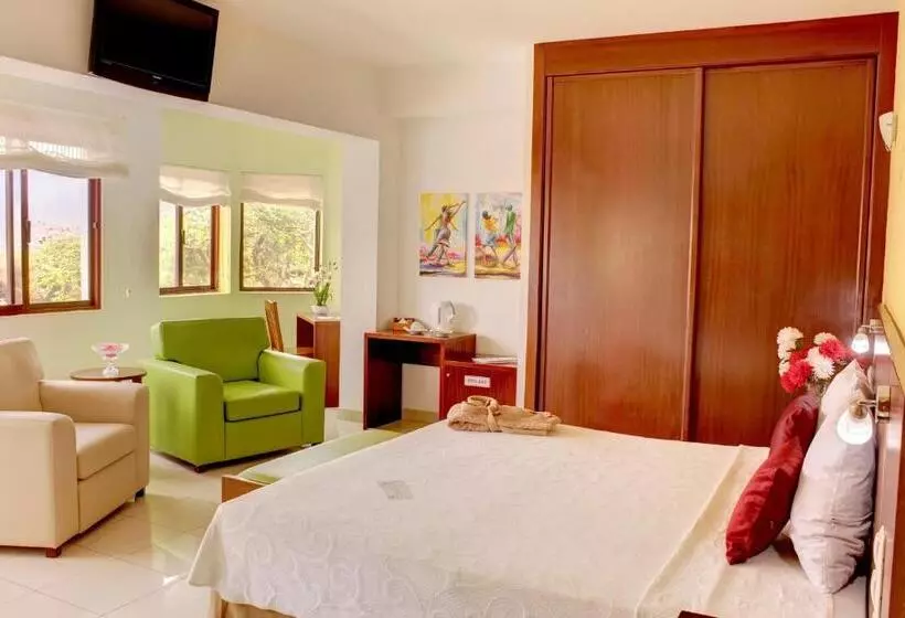 هتل Livvo Don Paco