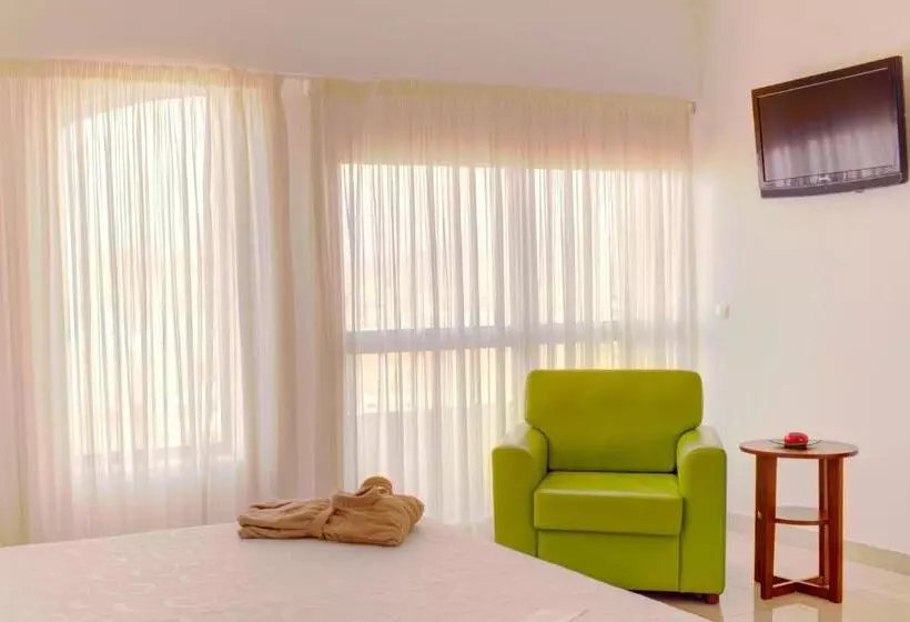 هتل Livvo Don Paco