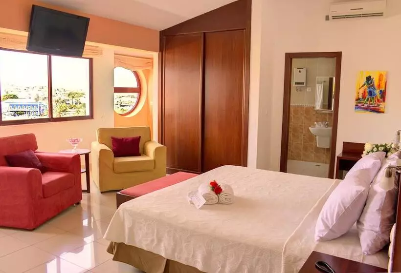 هتل Livvo Don Paco