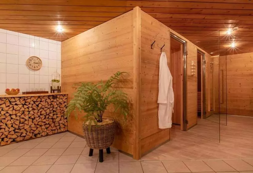 ホテル Montafoner Hof