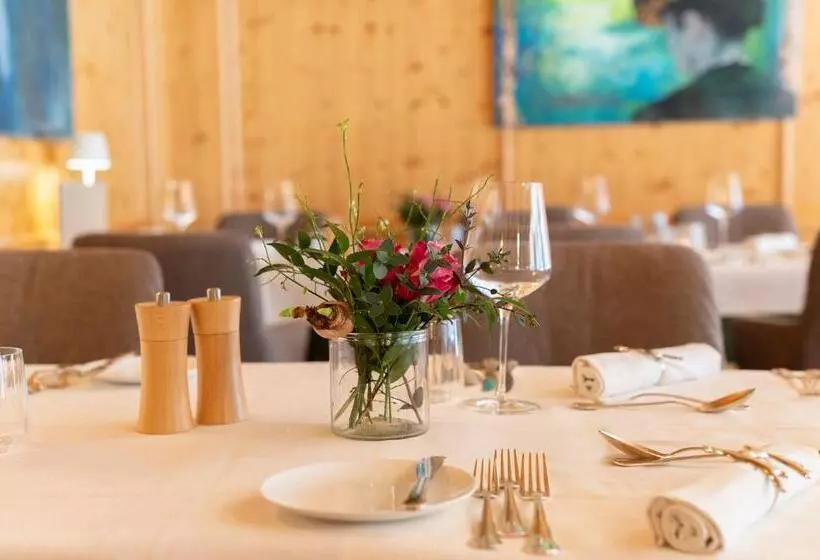 ホテル Montafoner Hof