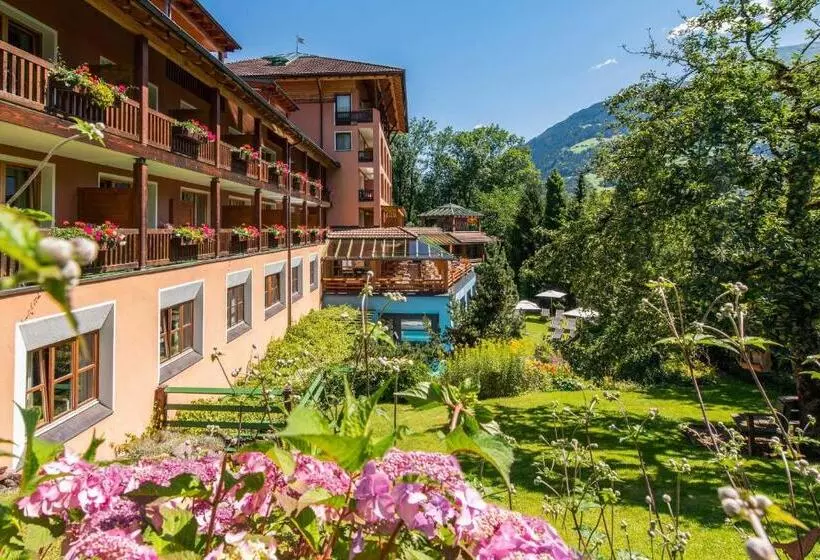 ホテル Montafoner Hof