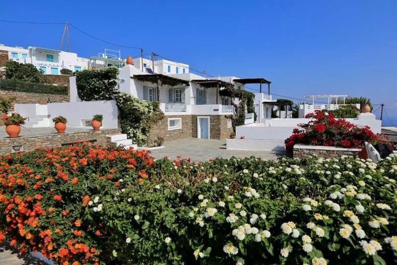 Hotelli Petali Village