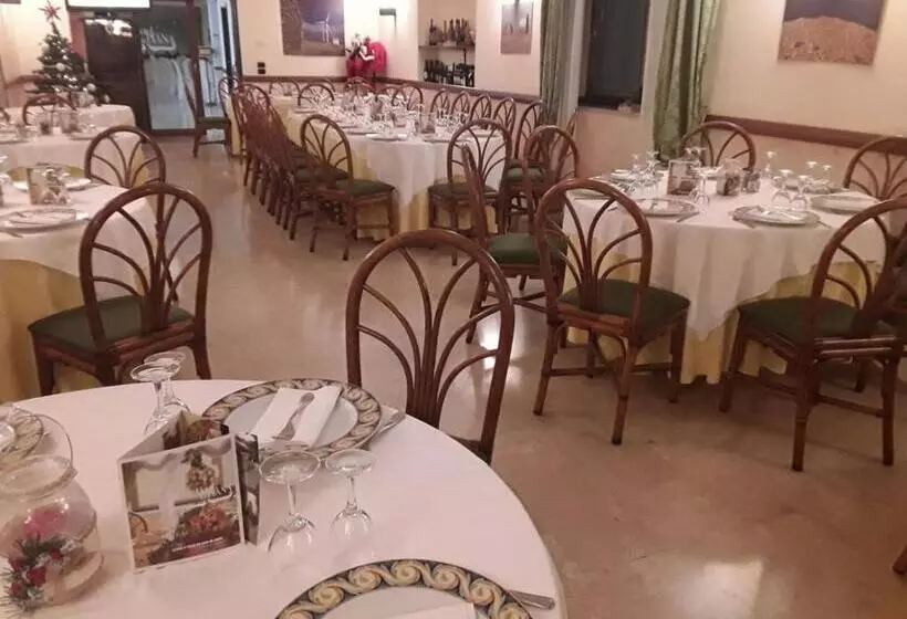 هتل Ristorante La Piana