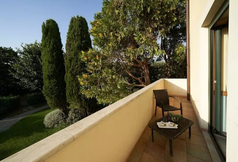 هتل Ristorante La Piana