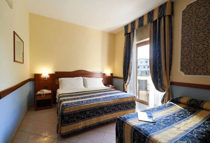 هتل Ristorante La Piana