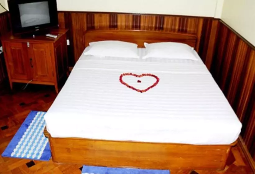 Отель Shwe Thazin Sittway