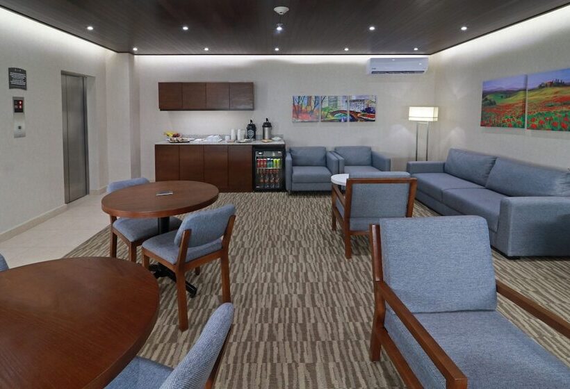 هتل Staybridge Suites Queretaro, An Ihg