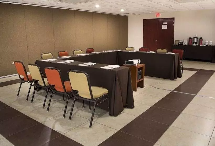 Hotel Staybridge Suites Queretaro, An Ihg