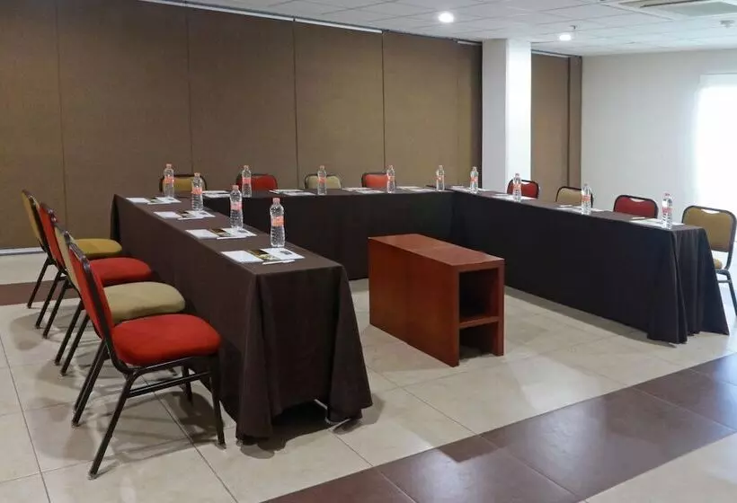 Hotel Staybridge Suites Queretaro, An Ihg