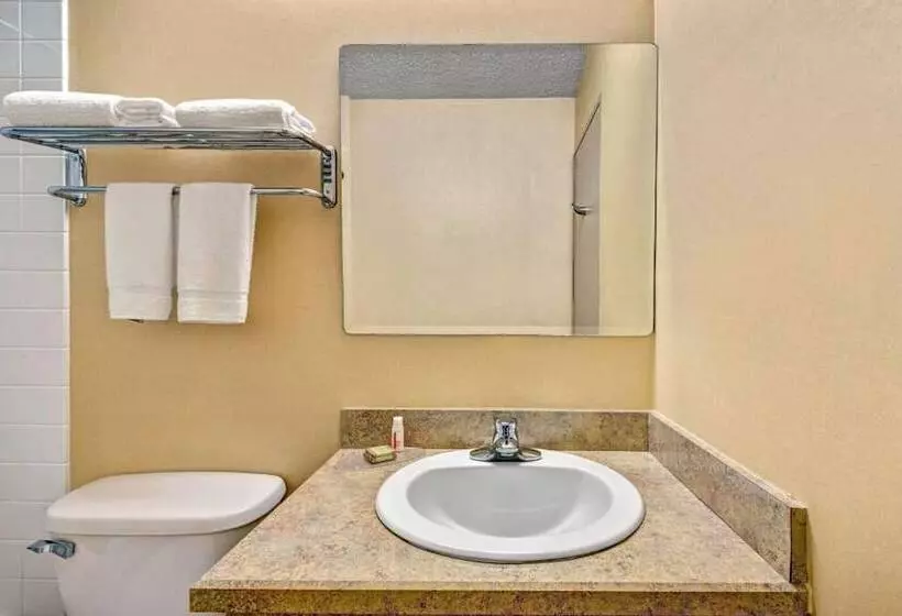 בית מלון כפרי Homespring Inn & Studios