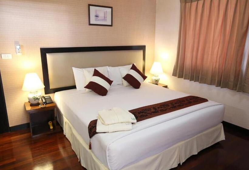 J   Town Serviced Apartments