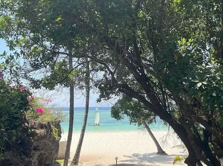 Diamonds Leisure Beach & Golf Resort