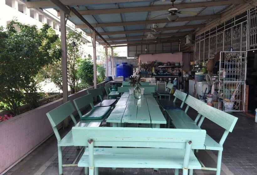 פנסיון Anchana House