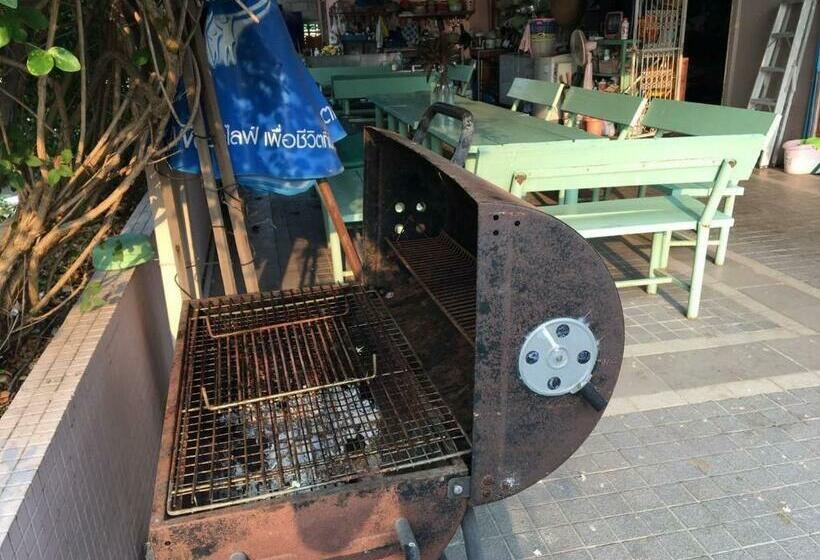 פנסיון Anchana House