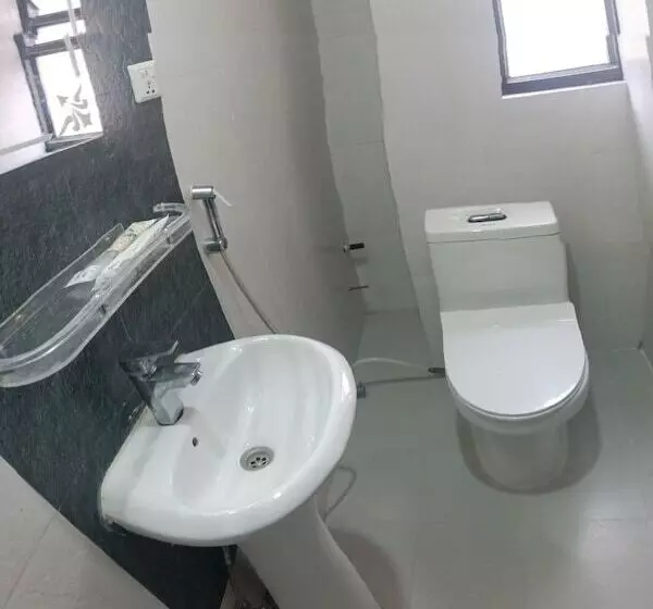 هاستل Down To Earth