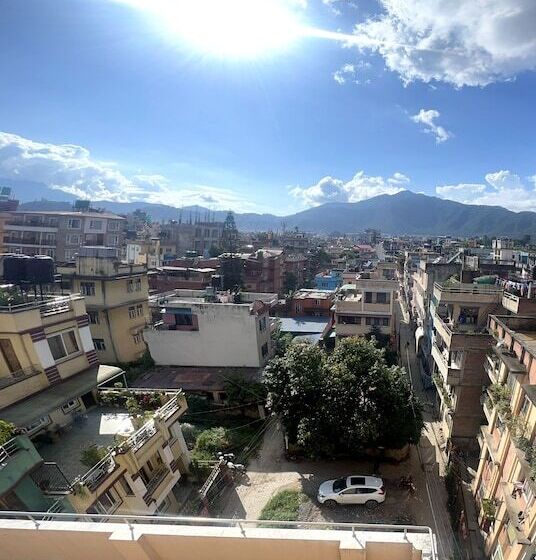 هاستل Down To Earth