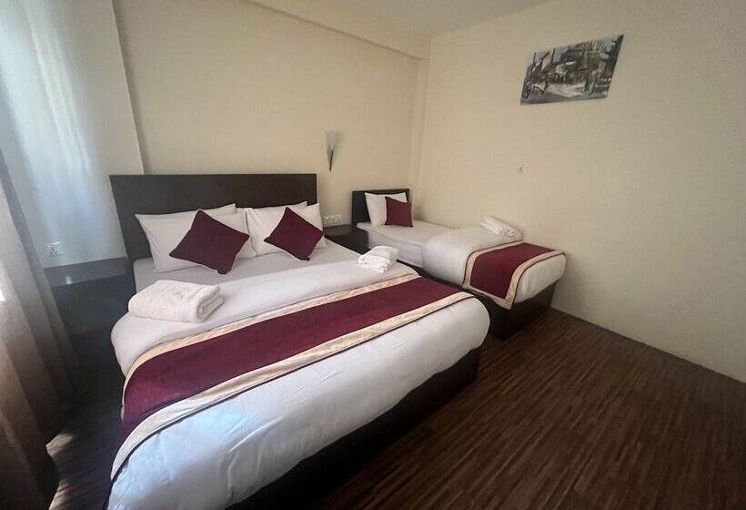 هاستل Down To Earth