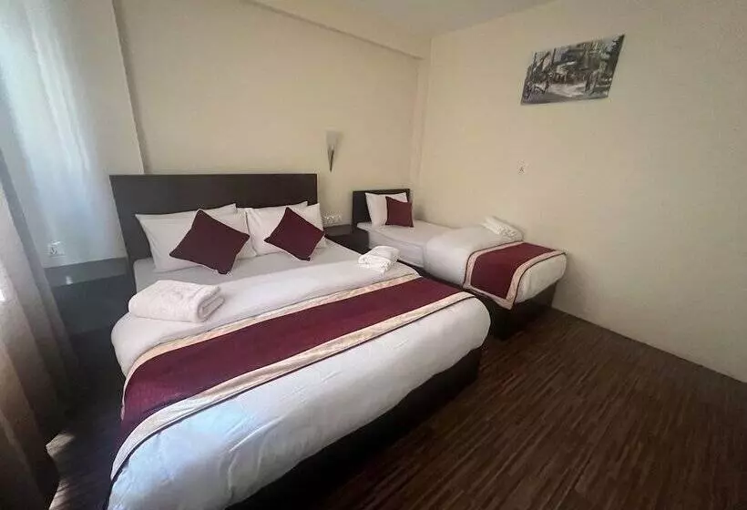 هاستل Down To Earth