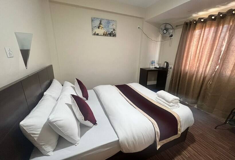 هاستل Down To Earth