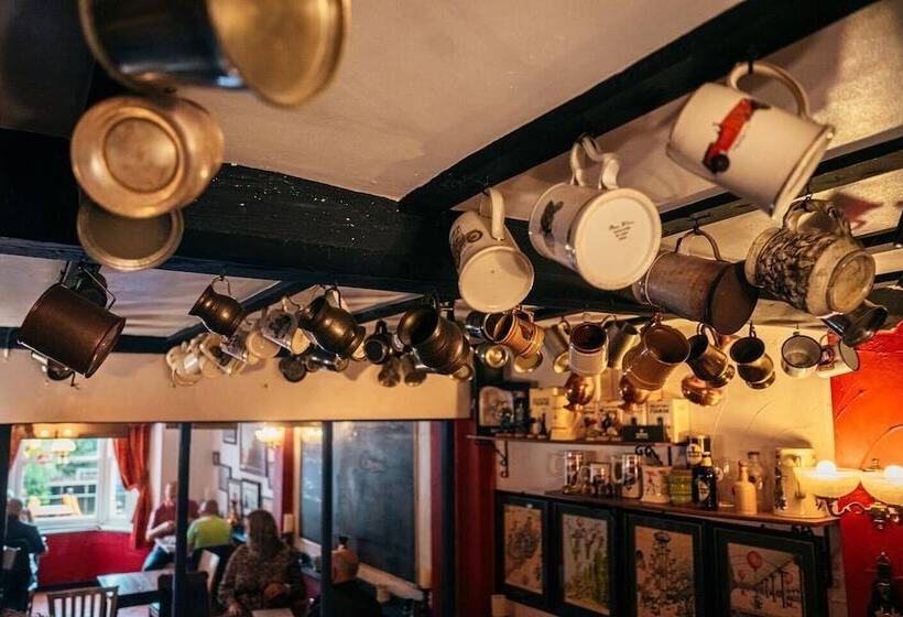 مبيت وإفطار The Mug House Inn