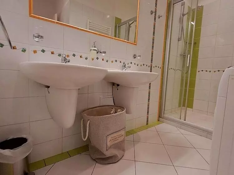 مسافرخانه Pension Sklep Rest