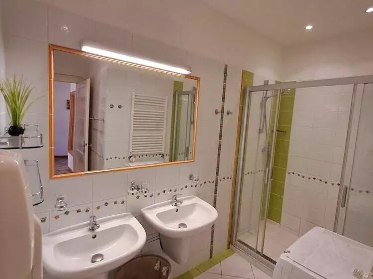 مسافرخانه Pension Sklep Rest