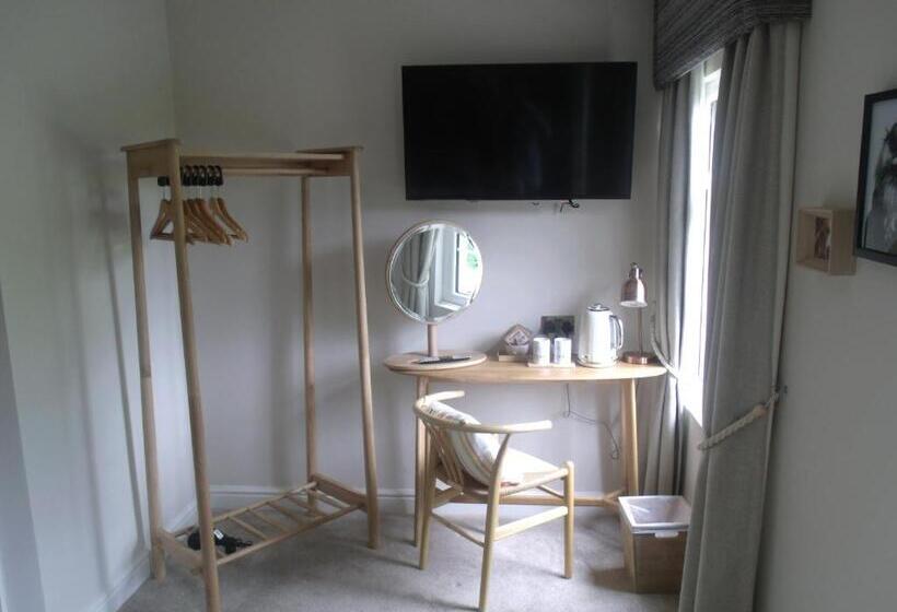 Хостел The Dog In Over Peover