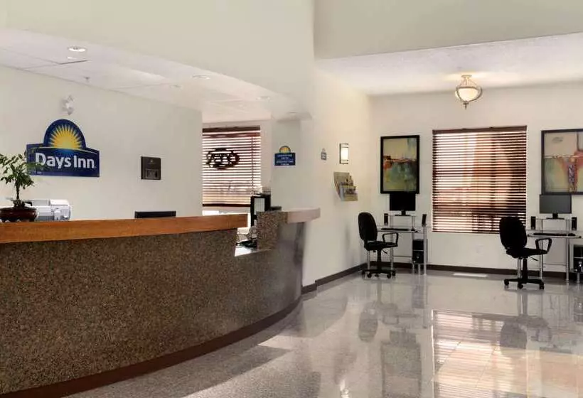 ホテル Days Inn By Wyndham Grande Prairie