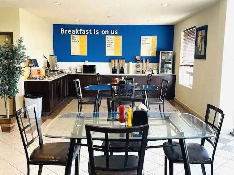 ホテル Days Inn By Wyndham Grande Prairie